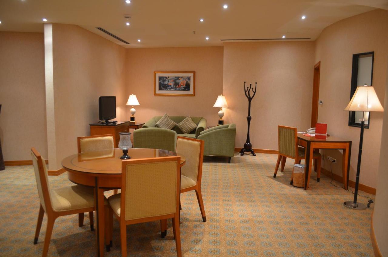 Eastyard Khobar Hotel - Formerly Ramada By Wyndham Khobar Eksteriør billede